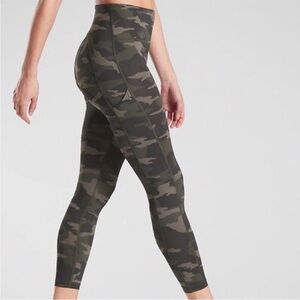Athleta Ultimate Camo 7/8 Legging